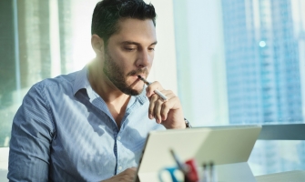 Sigaretta elettronica in ufficio si può svapare? Tutte le Regole e Permessi